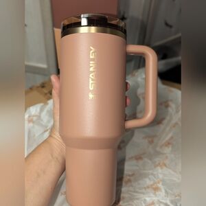 NEW STANLEY cup The Quencher protour flip straw Tumbler 40 oz Mocha Latte 2025